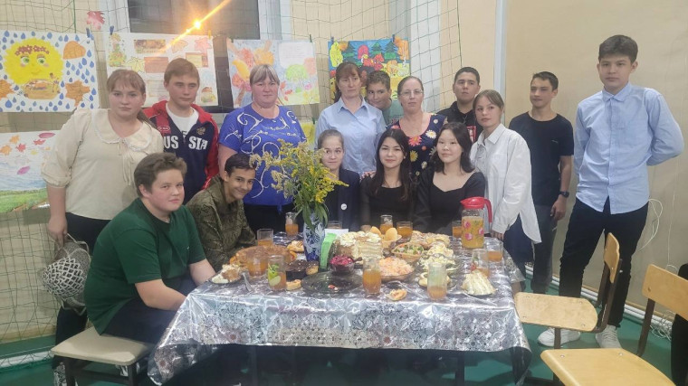 Золотая осень в гости к нам пришла.